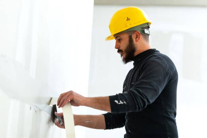 Taping drywall